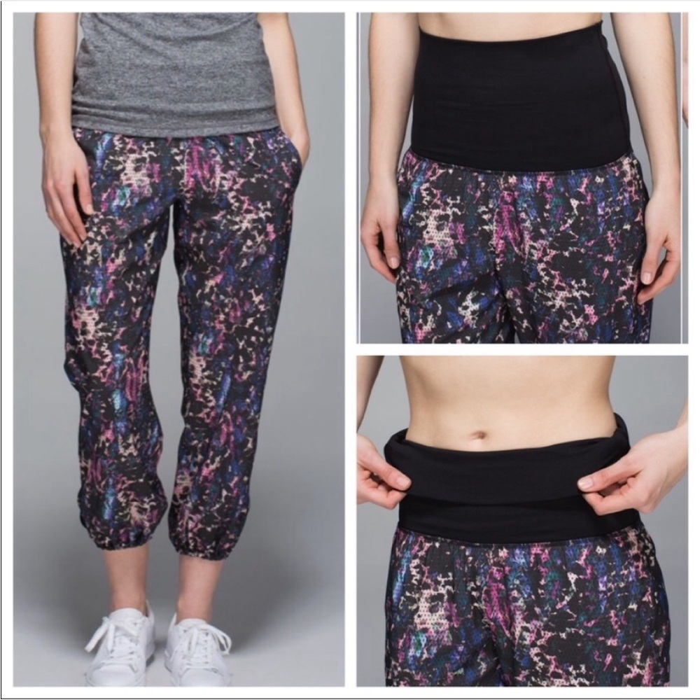 Lululemon Om Pant Floral Sport Black Multi / Black Size 10